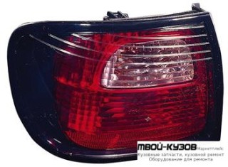 ФОНАРЬ ЗАДНИЙ ВНЕШНИЙ ЛЕВАЯ СТОРОНА (СЕДАН) (DEPO) для Nissan PRIMERA P11 (06.1999 - 03.2002)