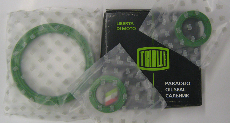 Сальник коленвала ВАЗ-2108 (2 передних+1 задний) (TRIALLI) РМ785