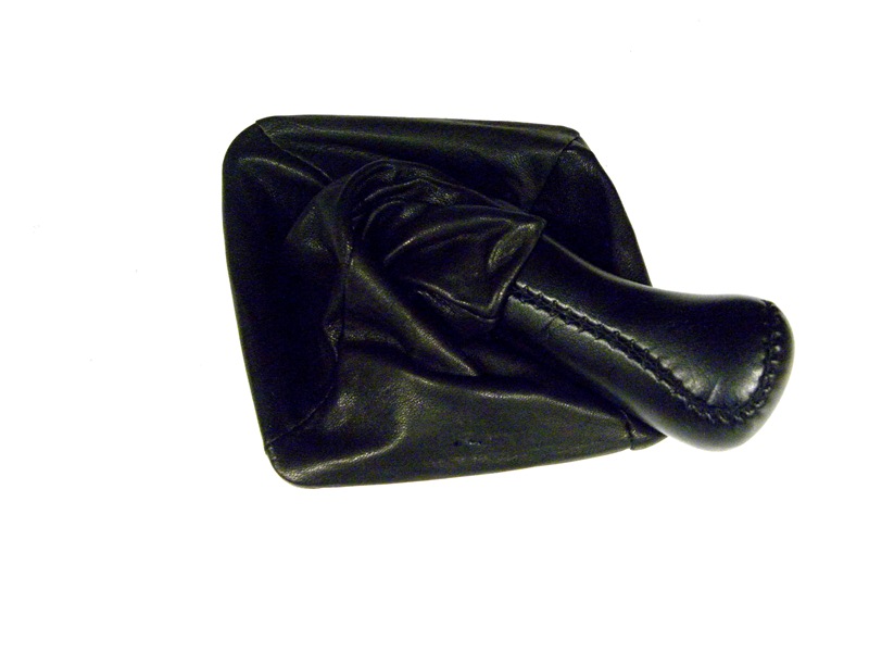 Ручка КПП ВАЗ-2170 кожа+ пыльник с рамкой черный (Азард) КПП00132