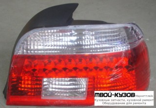 ФОНАРЬ ЗАДНИЙ ВНЕШНИЙ ПРАВАЯ СТОРОНА ГАБАРИТ ПРОЗРАЧНЫЙ ХРУСТАЛ КРАСНЫЙ-БЕЛ для BMW E39 (11.1995 - 2003)