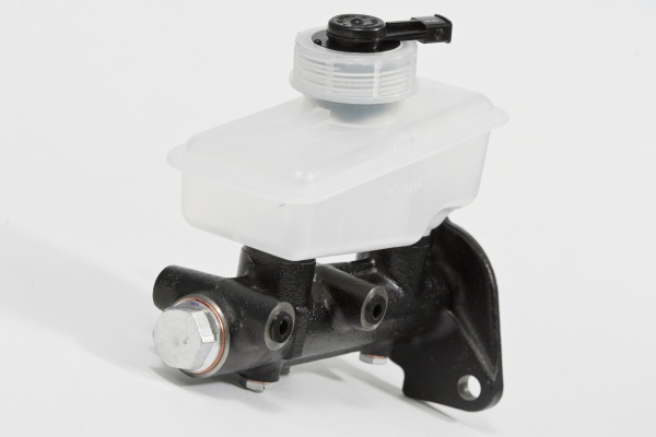 Цилиндр тормозной главный ВАЗ-2108 (АвтоВАЗ) с бачком, датчиком в уп.