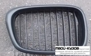 РЕШЕТКА РАДИАТОРА ПРАВАЯ СТОРОНА ТЮНИНГ ПОЛНОСТЬЮ ЧЁРНЫЙ (ТАЙВАНЬ) для BMW E39 (11.1995 - 2003)