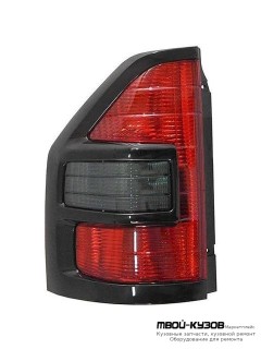 ФОНАРЬ ЗАДНИЙ ВНЕШНИЙ ЛЕВАЯ СТОРОНА МОЛДИНГ ЧЁРНЫЙ (КИТАЙ) для Mitsubishi PAJERO / MONTERO (2000-2002) (2003-)