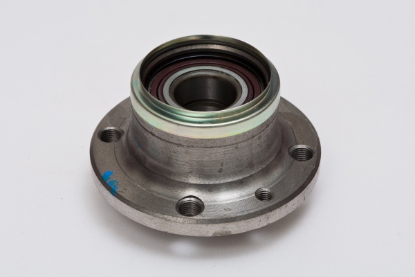 Ступица ВАЗ-2108-099, 2110, 1118, 2170, 2190 задняя с подшипником (АвтоВАЗ) в уп.