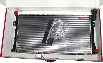 Радиатор охлаждения ВАЗ-21213 карбюр. алюминиевый (Fenox) RC00007C3