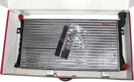 Радиатор охлаждения ВАЗ-21213 карбюр. алюминиевый (Fenox) RC00007C3