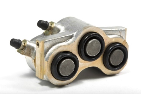 Цилиндр тормозной передний ВАЗ-2121 правый (АвтоВАЗ) в уп.