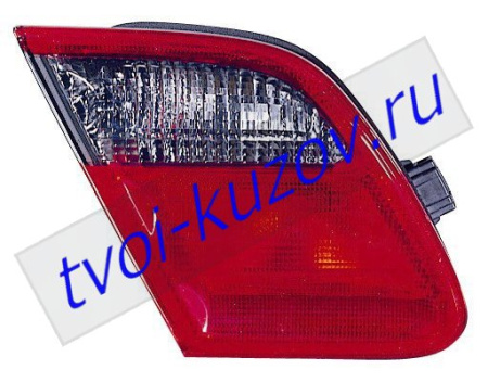 W210 ФОНАРЬ задний внутренний правый тонированный-КРАСН