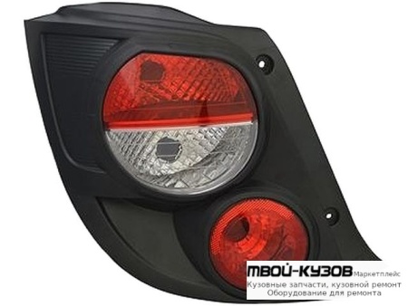 ФОНАРЬ ЗАДНИЙ ВНЕШНИЙ ЛЕВАЯ СТОРОНА С ЧЁРНЫЙ ОБОД. (ХЭТЧБЭК) (КИТАЙ) для Chevrolet AVEO T300 (2011-)
