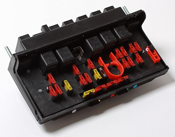 Блок реле и предохранителей ВАЗ-2104-05-07 инжектор н/о (5 реле) (АВАР) 521.3722