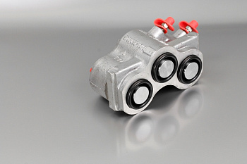 Цилиндр тормозной передний ВАЗ-2121 левый (Fenox) Х3022С4