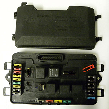 Блок реле и предохранителей ВАЗ-2115 (АВАР) 367.3722