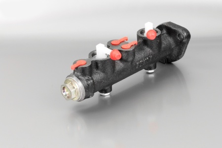 Цилиндр тормозной главный ВАЗ-2121 (Fenox) Т1964С3 в уп.